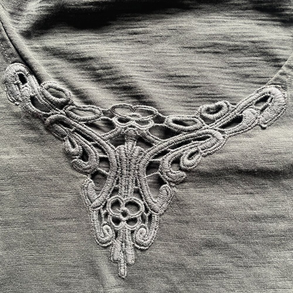 Land's End Women's Elbow Sleeve Slub Lace Trim T-Shirt 100% cotton Size L - Picture 3 of 6